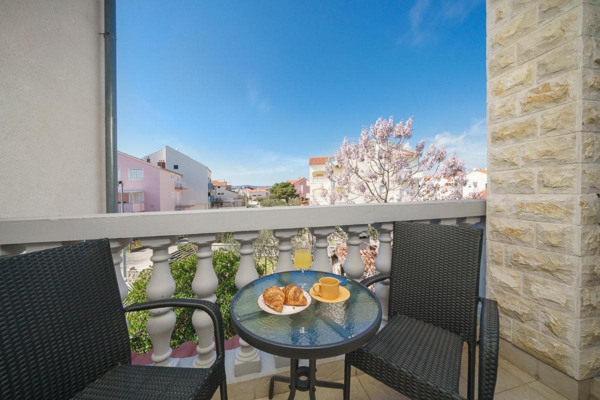 Villa Grey Stone Vodice Buitenkant foto